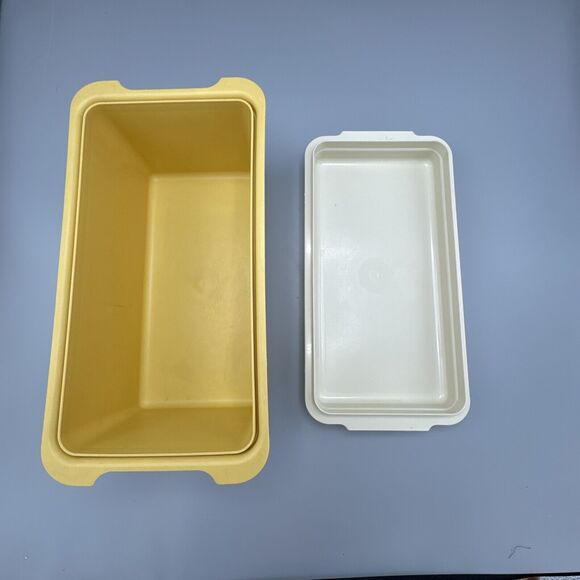 Vtg Tupperware Bread Box 171-5 and Lid 172-2 Harvest Gold Almond Kitchen Camping - Picture 2 of 16